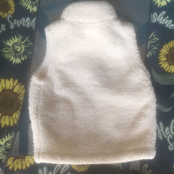White Fuzzy Bear Vest with Pockets and Zipper 12M - Picture 3 of 4